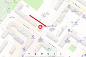 В Брянске запретили остановку машин возле бульвара Гагарина