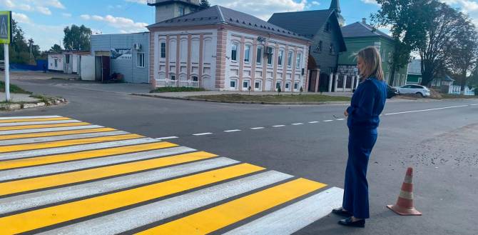 В Севске подрядчик сорвал сроки ремонта дороги по улицам Ленина и Розы Люксембург