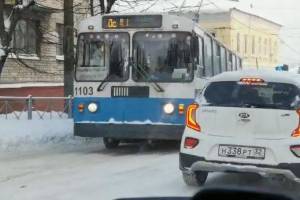 В Брянске пройдет концерт в синем троллейбусе