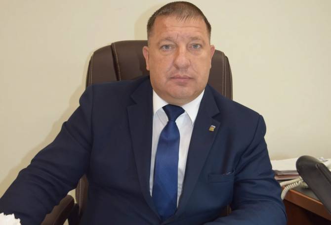 В СИЗО в наручниках: задержан глава Выгоничской администрации Сергей Чепиков