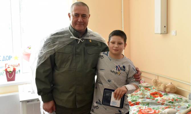 Мальчику Фёдору из Климовского района вручили медаль «Доблесть и отвага»