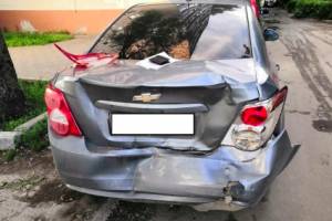 В Брянске при столкновении двух легковушек пострадала 28-летняя девушка