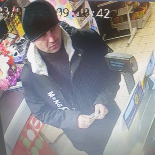 В Брянске ищут мужчину, расплатившегося в магазине пропавшей картой девушки