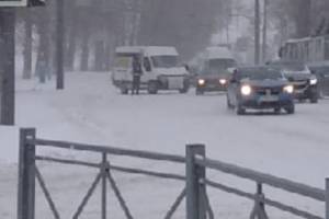 В Брянске перед переулком Пилотов заглохла маршрутка №28