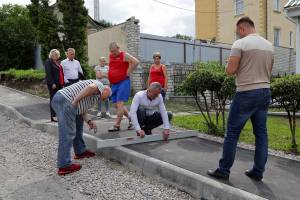 В Брянске разразился скандал из-за новых тротуаров по 1-му Городищенскому переулку