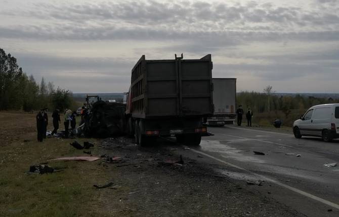 Под Севском уснувший водитель устроил жуткое ДТП: погибли 3 человека