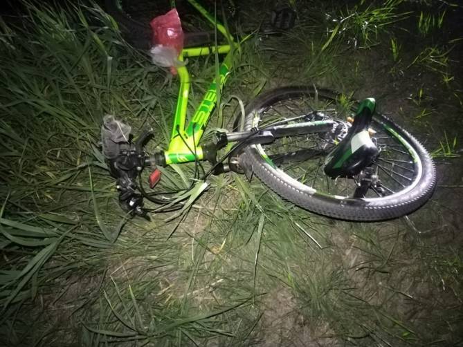 На брянской трассе водитель Mercedes сломал кости таза 38-летнему велосипедисту