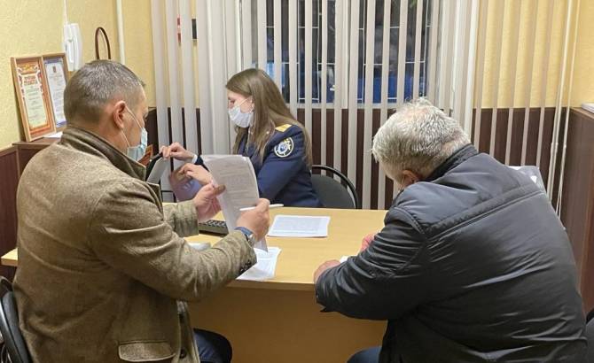 В Брянске завели дело на экс-главу филиала Паспортно-визового сервиса