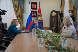 Александр Богомаз провел рабочую встречу с новым директором брянской «Почты России»