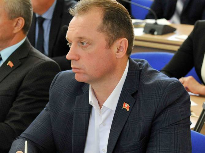 Депутат Сергей Антошин посоветовал коллегам не расслабляться