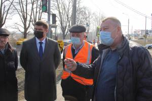 Брянские чиновники и депутаты проехались по убитым дорогам