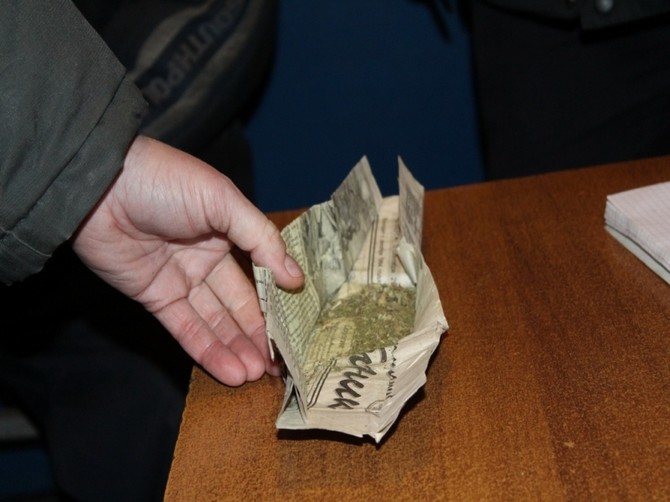 В кармане у жителя Трубчевска нашли марихуану