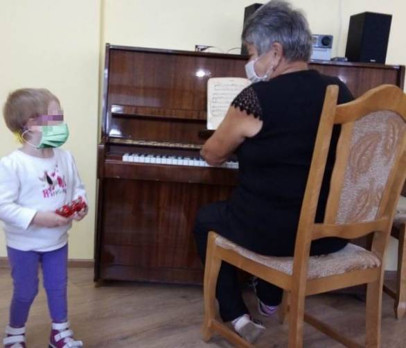 Истощенная брянская девочка продолжает реабилитацию в Карачевском доме ребенка