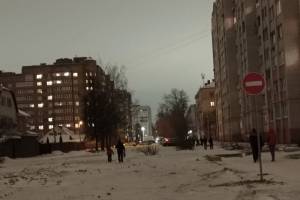 В Брянске запретили въезд в знаменитую лужу на Медведева
