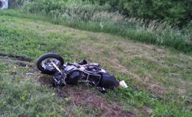 Под Брянском в жутком ДТП погиб 23-летний мотоциклист