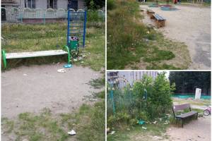В Брянске на Новом городке детская площадка «Катюша» погрязла в мусоре 