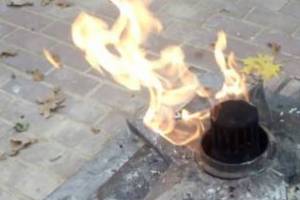 В Погаре школьники решили пожарить пельмени у Вечного огня