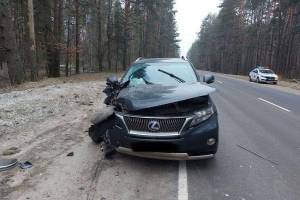 В Климовском районе столкнулись Lexus и трактор