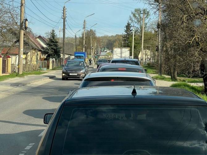 После Радоницы от Выгоничей до Брянска растянулась 20-километровая пробка