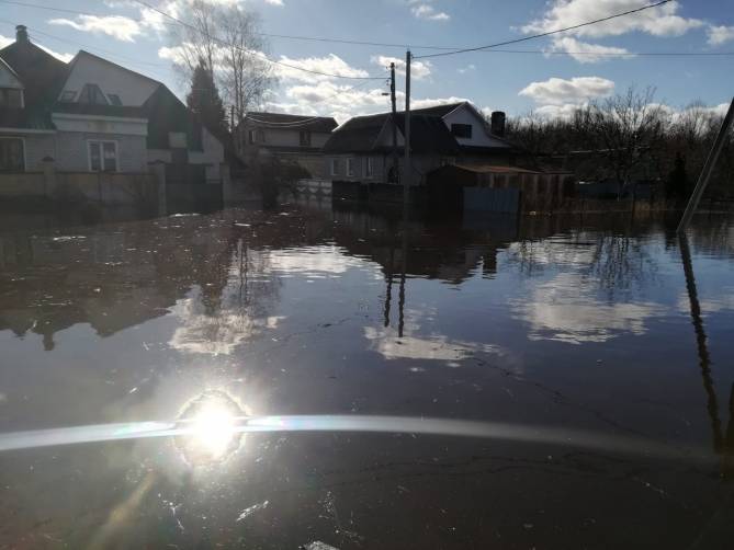 В Брянске 19 человек из затопленных домов эвакуированы в пункты временного размещения