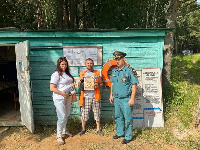Жителей Дубровского района поведению у воды учат спасатели
