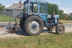 По брянскому посёлку Климово гонял на тракторе 35-летний пьяный мужчина