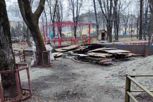 В брянском парке «Юность» демонтировали аттракционы
