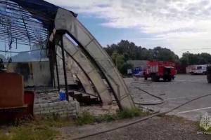 В брянском посёлке Красный Рог сгорел продовольственный киоск