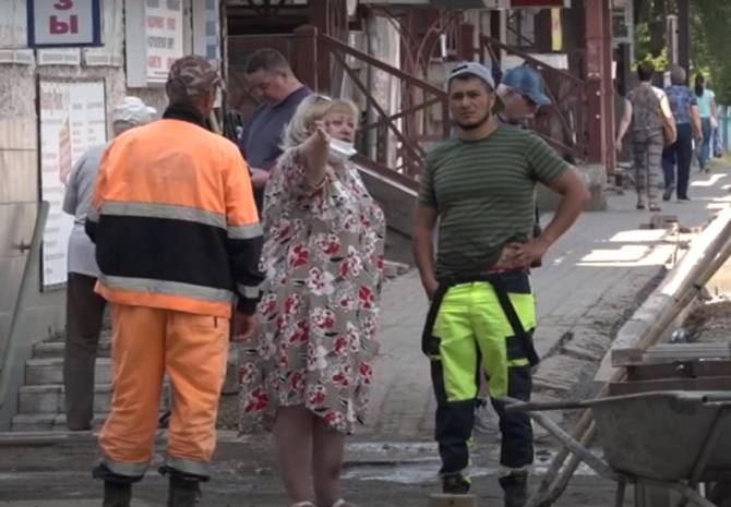 В Брянске ремонт улицы XXII Съезда КПСС привел к уничтожению тротуара