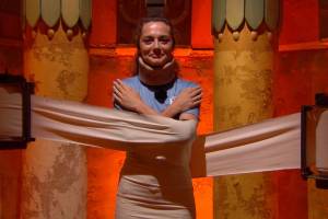 В «Форте Боярд» из брянской актрисы Ангелины Поплавской сделали мумию