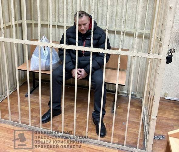 В Брянске арестовали отца устроившей стрельбу девочки в гимназии №5