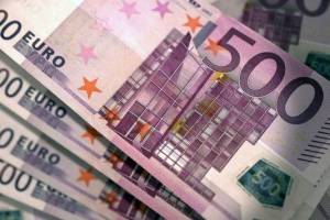 Перед Новым годом брянцы кинулись скупать евро