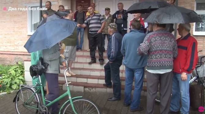 «А где салют»?: в Карачеве на день открыли муниципальную баню