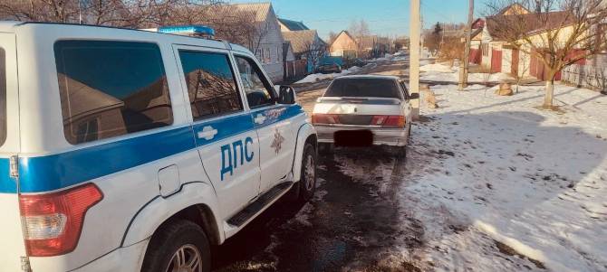 По Новозыбкову средь бела дня раскатывал пьяный 22-летний водитель ВАЗ