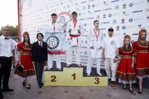 Каратисты брянского «Спартака» взяли 4 «золота» на открытых всероссийских юношеских играх