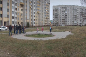 В Фокинском районе Брянска забыли обустроить сквер имени 120-летия района
