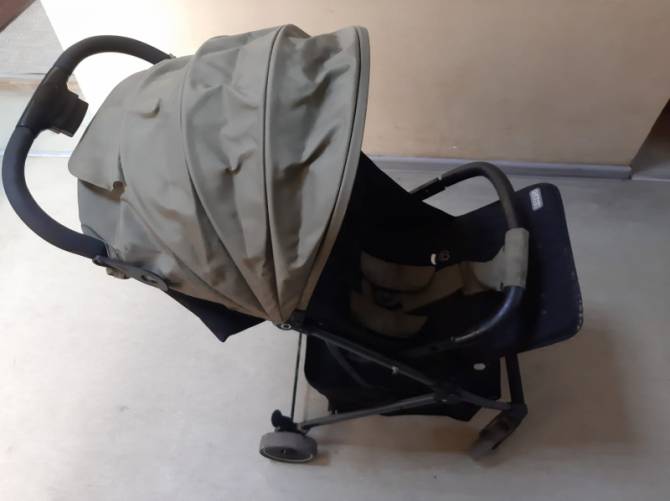 В Брянске 47-летняя судимая дворничиха украла детскую коляску для своего внука