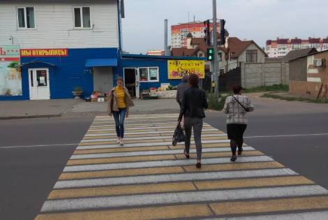 В Брянске в 10-м микрорайоне включили долгожданный светофор