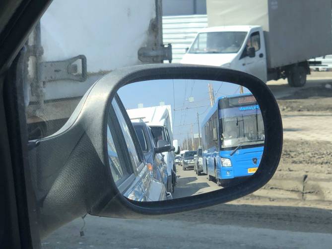 Брянские дорожники на 2 дня погрузили в пробку проспект Станке Димитрова