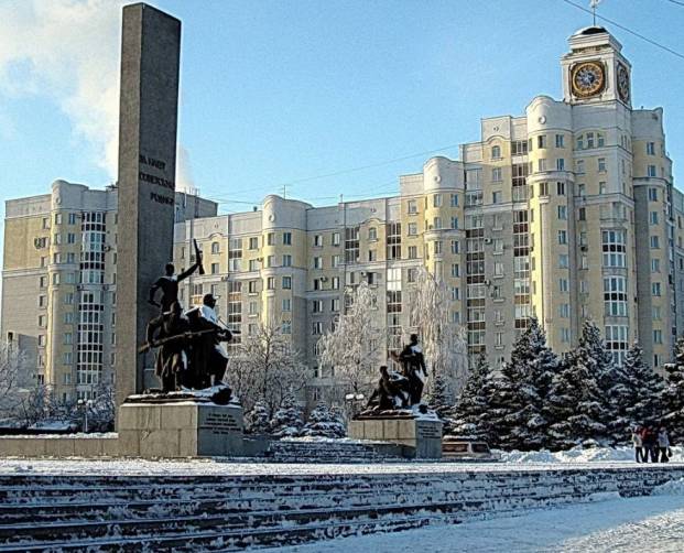 Брянцам расскажут историю памятника на Площади Партизан