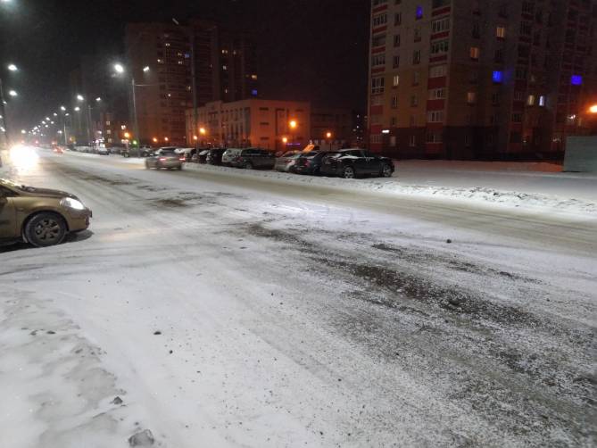 Вечером на Брянск обрушился снегопад