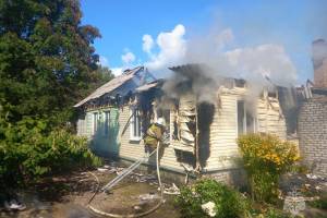 В Рогнедино горел двухквартирный жилой дом