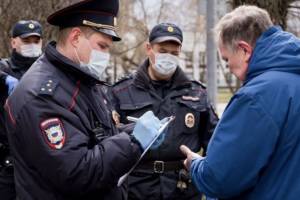 В Брянске сотрудника микрофинансовой компании поймали без маски
