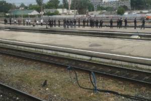 Из-за болельщиков «Спартака» полиция оцепила железнодорожный вокзал Брянск-I
