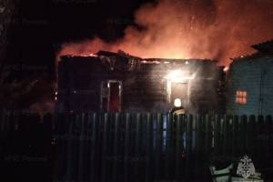 В посёлке Яловка Красногорского района сгорел жилой дом