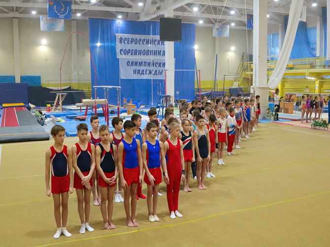 В Брянске стартовал турнир по спортивной гимнастике «Олимпийские надежды»