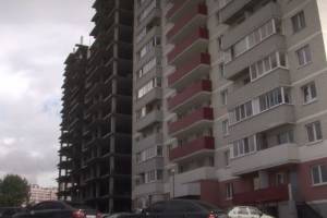 В Брянске заметили активность рядом с недостроенным домом на Чернышевского