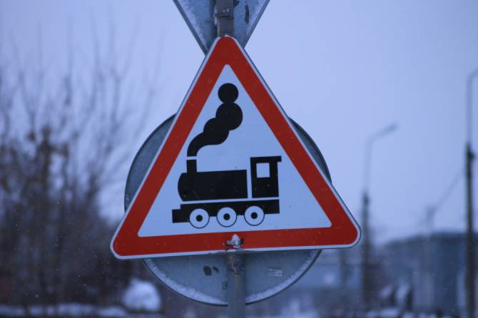 Под Карачевом на день закроют железнодорожный переезд