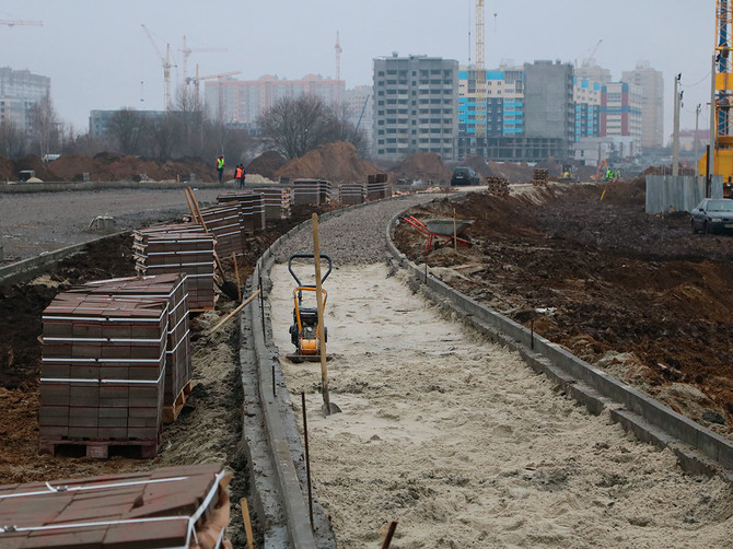 Мэра Макарова впечатлила скорость работ по строительству дороги от вокзала до «Метро»