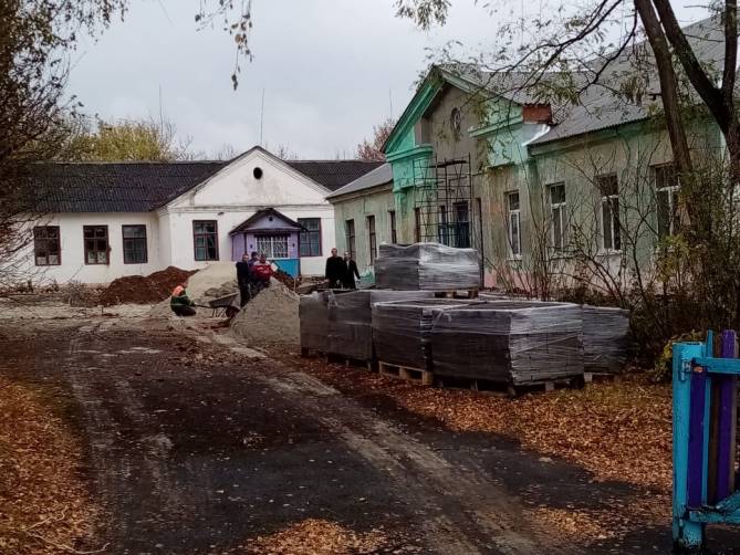 Под Брянском после скандала с поборами отремонтируют школу